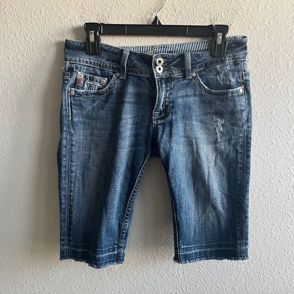 Miss Me Women's Distressed Embellished Blue Stripes Jeans Denim Shorts Size 28